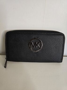 Michael Kors Black Pebbled Zip Wallet